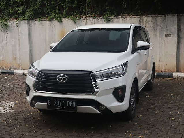 Keunggulan Rental Mobil Premium Semarang untuk Perjalanan Bisnis dan Acara Eksklusif